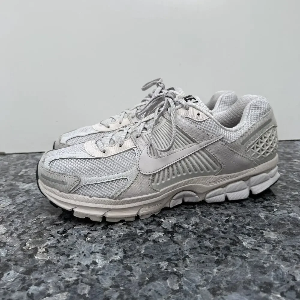 Nike Zoom Vomero 5 Vast Grey Mens Size 10.5 Athletic Retro Shoes Sneakers